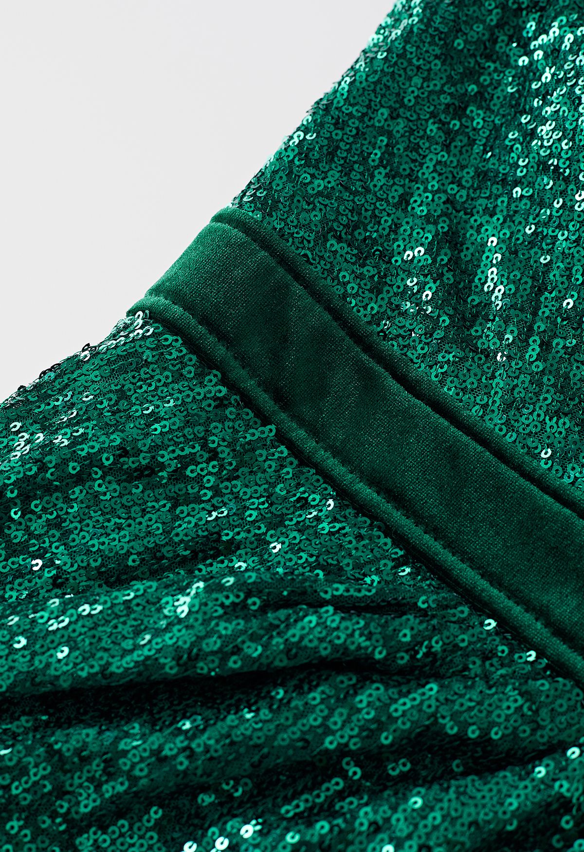 Deslumbrante vestido de festa de veludo com lantejoulas em esmeralda