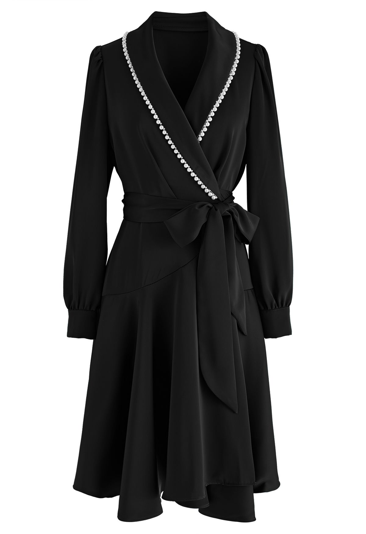 Vestido midi de cetim com acabamento pérola em preto