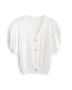Cardigã de tricô de manga curta com botão de joias em branco