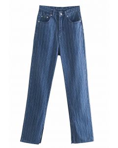 Calça jeans reta com fenda lateral listrada em azul escuro