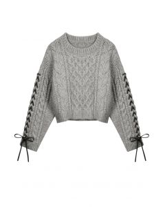 Suéter de tricô trançado de mangas com cadarço em cinza